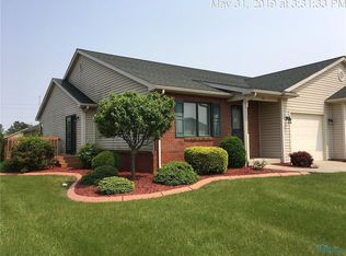 743 Deerwood Dr, Defiance, OH 43512