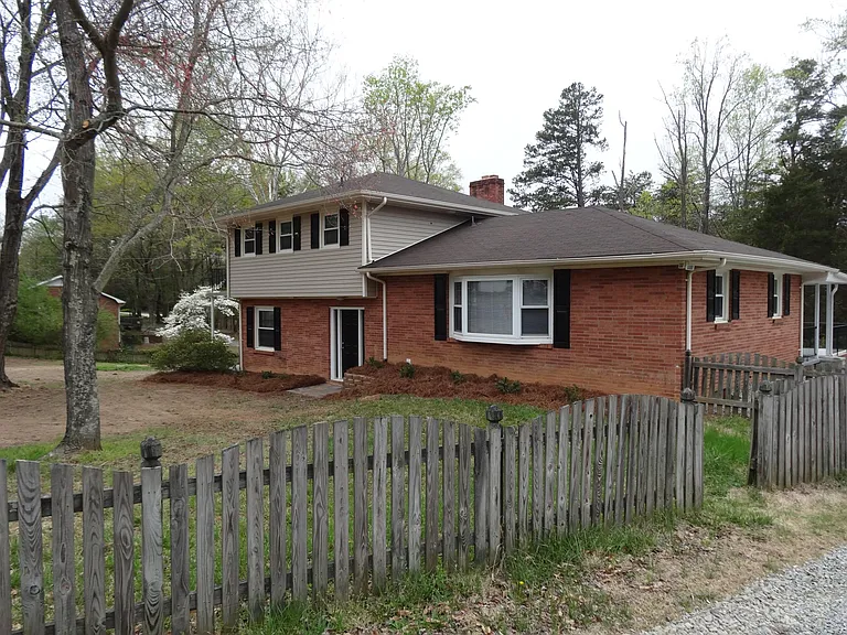 5773 Gumtree Rd — Photo 28
