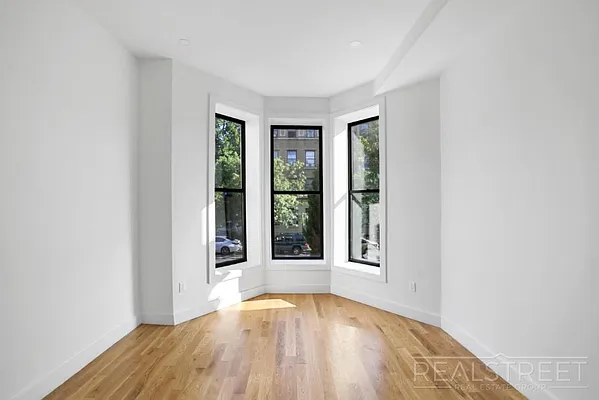 Rented by Real Street Inc | media 23