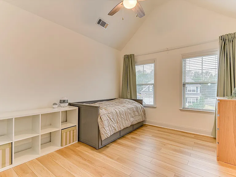 259 Wentworth Pl — Photo 38