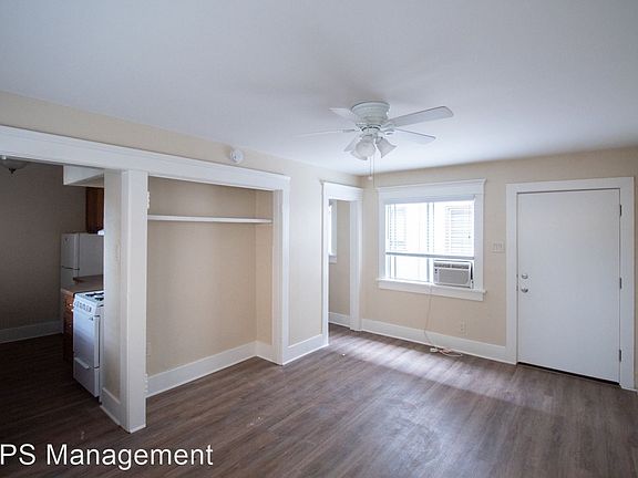 2nd image of 1460 Gaviota Ave #11