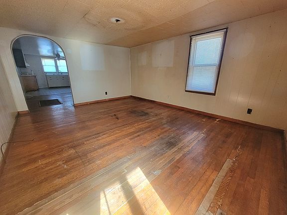 4th image of 416 Summit St