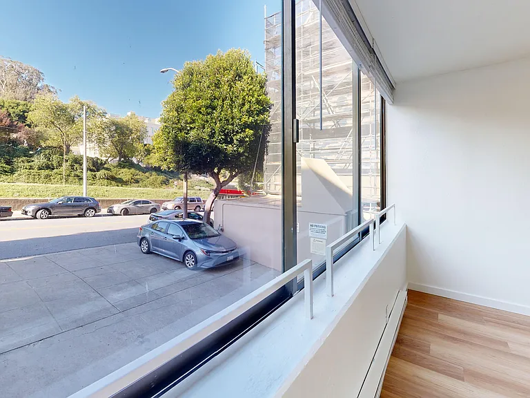 2055 Sacramento Street — Photo 6