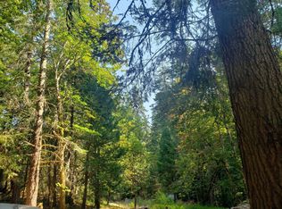 863 Three Mill Rd, Selma, OR 97538