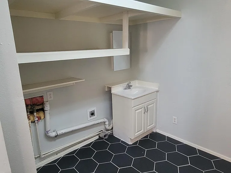 10208 Lake Gardens Dr — Photo 12