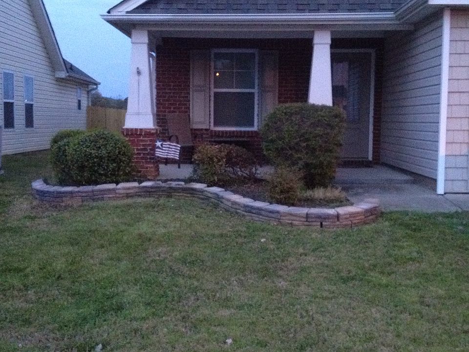 1st image of 61 Oakbrook Dr