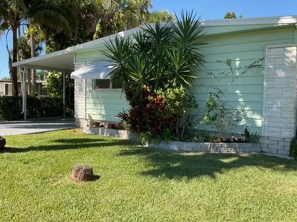 7300 20th St Lot 102, Vero Beach, FL 32966