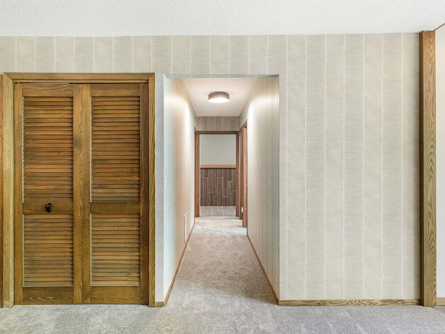 1501 Twin Springs Rd — Photo 4
