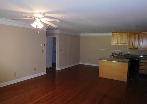 4th image of 101 Madison Ct SE