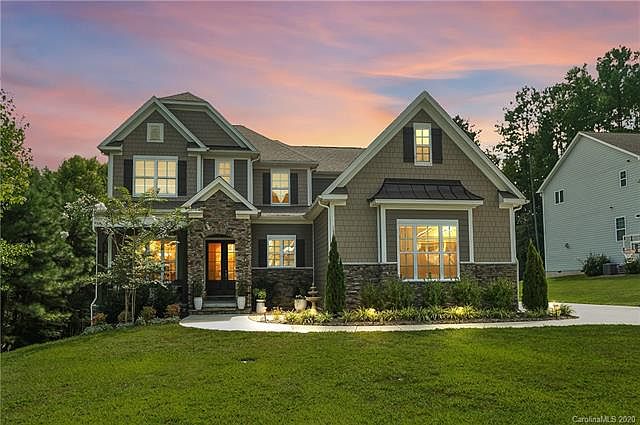 1st image of 208 Waterford Dr