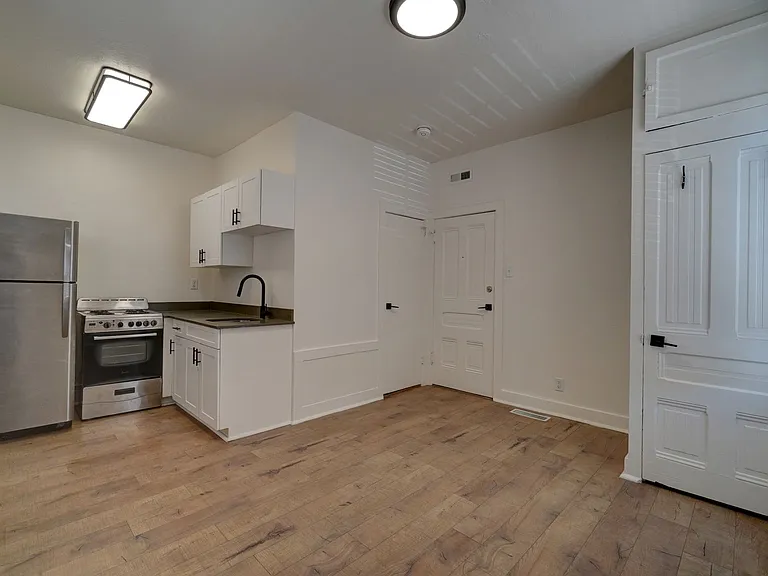 Council Crest Apartments — Photo 16