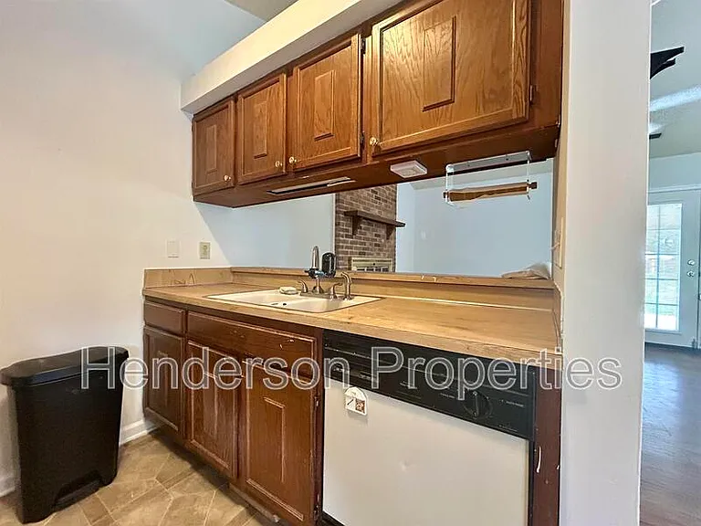 6718 Park Hickory Dr — Photo 8