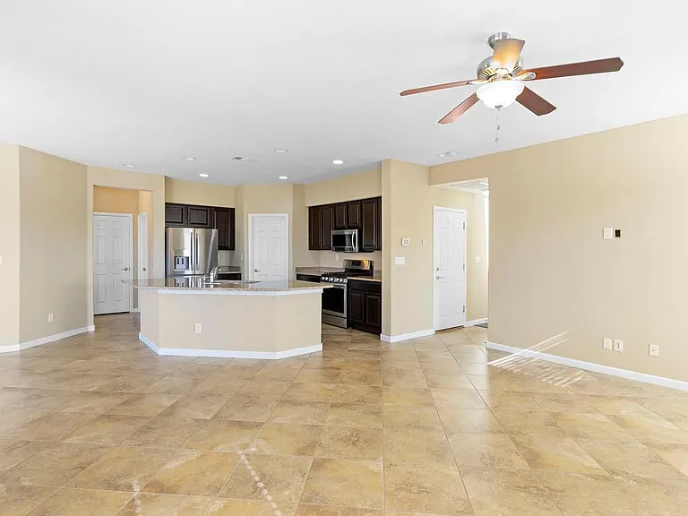 604 Loma Linda Loop NE — Photo 8