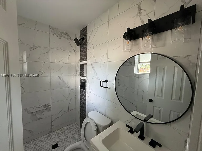 1700 SW 69th Ter — Photo 15
