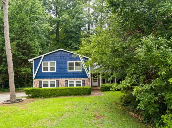 245 Pinetree Dr, Marietta, GA 30068