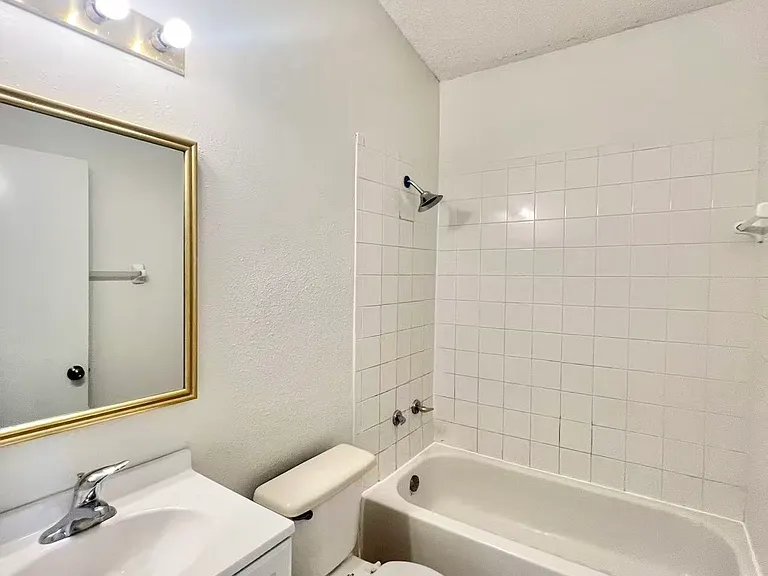 464 Spreading Oak Cir — Photo 18