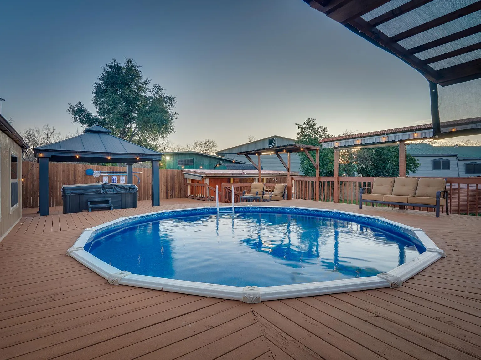7809 Claremont Dr — Photo 1