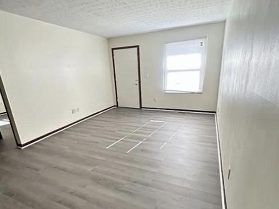 3rd image of 5043 Belle Isle Dr