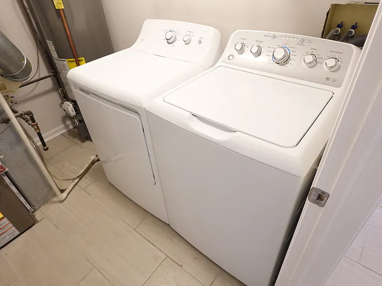 881 Essex Cir #881 — Photo 28
