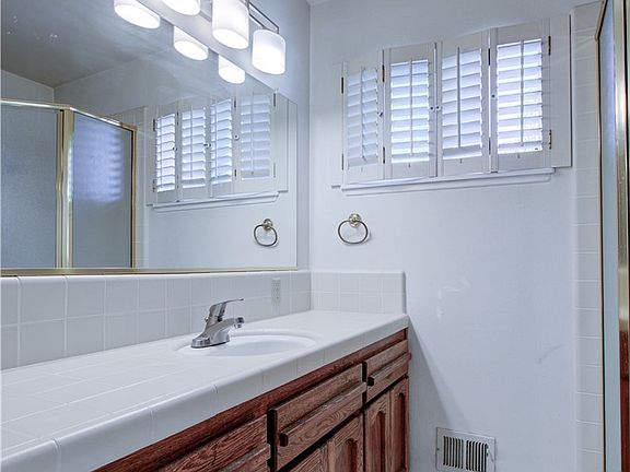 4th image of 2212 Mauna Loa Dr