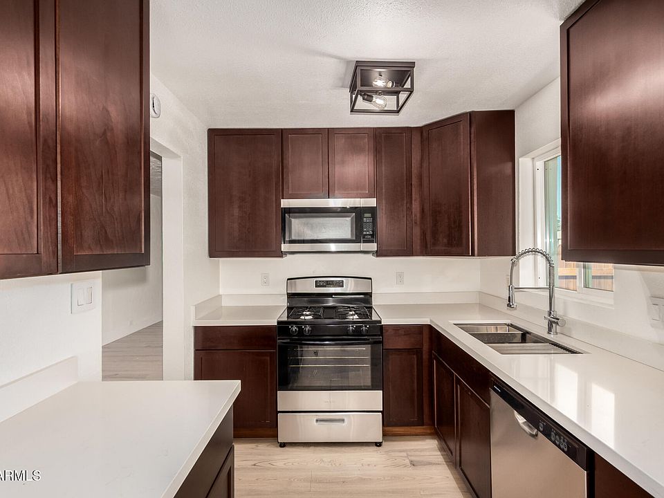 1st image of 541 W ROOSEVELT Avenue
