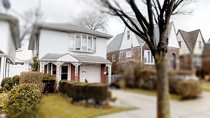 Sold by Signature Premier Properties | media 1