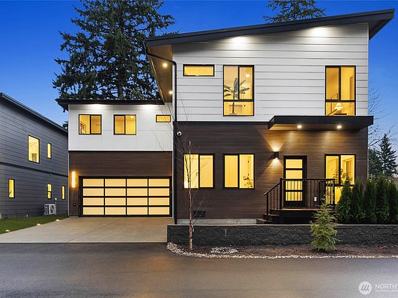 2nd image of 10416 130th Avenue NE