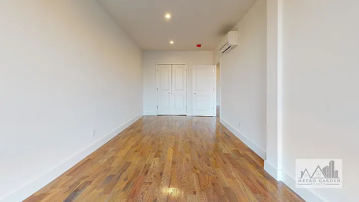 Rented by Metro Garden Realty NYC | media 37