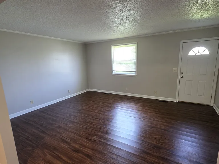 865 Louisville Hwy #B — Photo 12