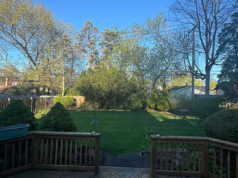 8920 Mason Ave — Photo 24