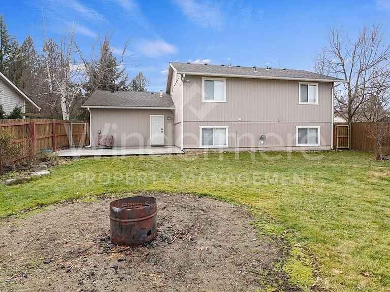 909 E 1st Ave — Photo 38