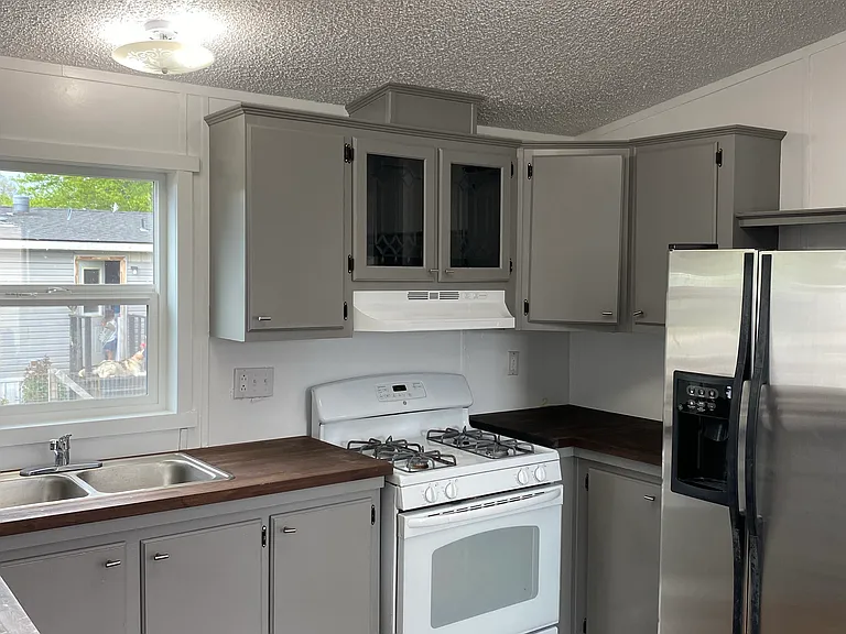 715 Center St E #105 — Photo 10