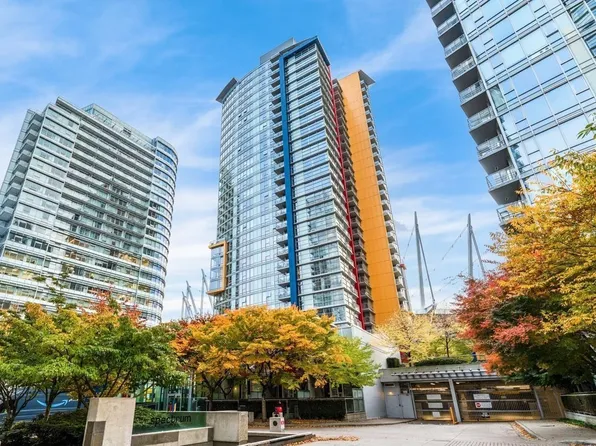 111 Georgia St W #1806, Vancouver, BC V6B 1T8