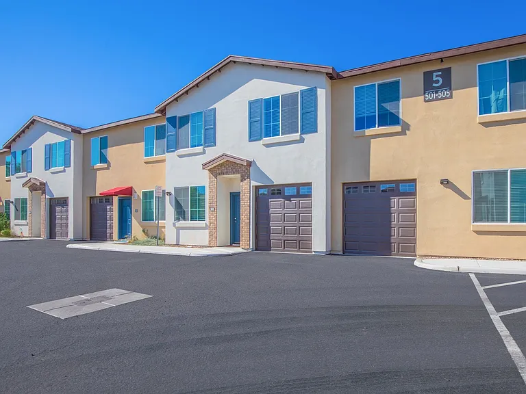 San Junipero Townhomes — Photo 13