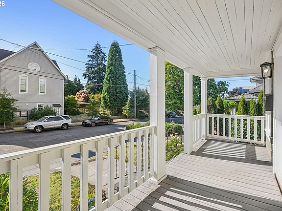 4th image of 6404 NE 10th Ave