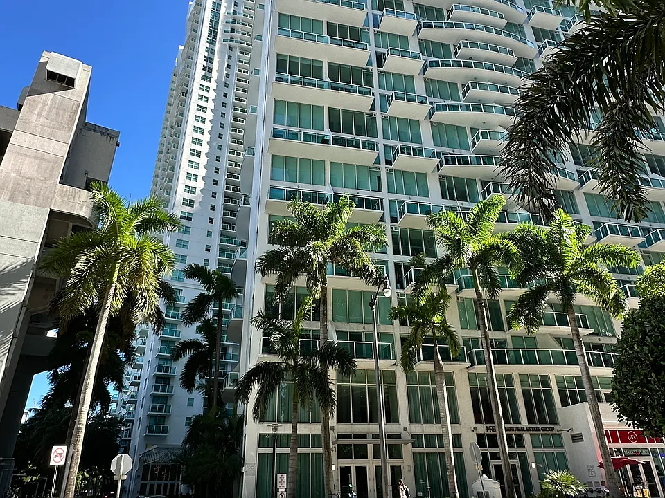 41 SE 5th St