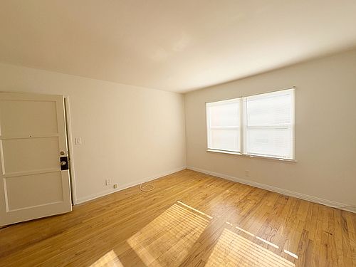 1st image of 1113 Bay St APT A