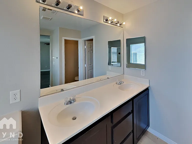 6686 Cloverstone Ct — Photo 10