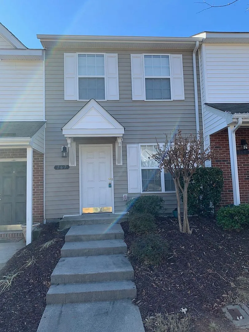 Charming 2 Bed/ 1.5 Bath Townhome in Desirable Brookhaven Neighborhood - Community Pool - Walking... — Photo 1