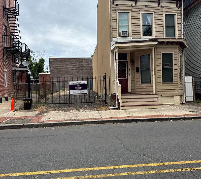 1st image of 230 S Clinton Ave