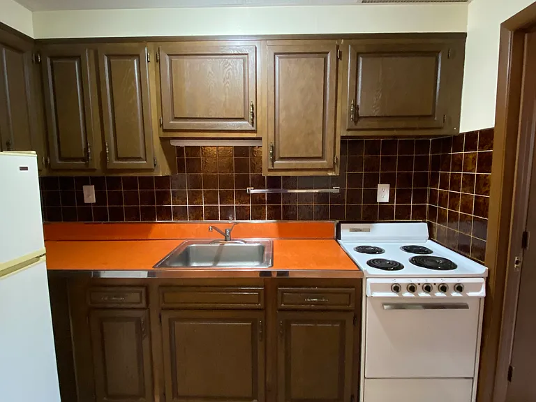 33 Chestnut St — Photo 2