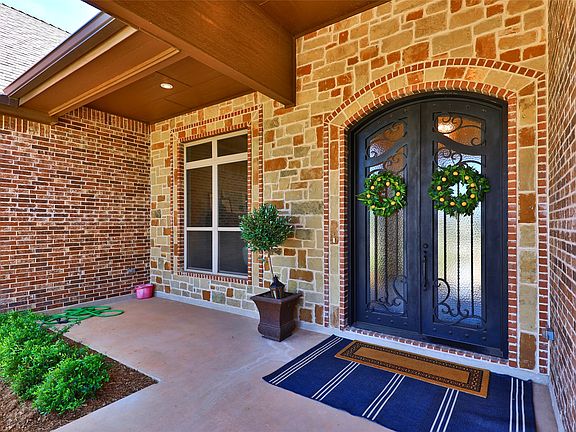 2nd image of 957 Caballo Dr
