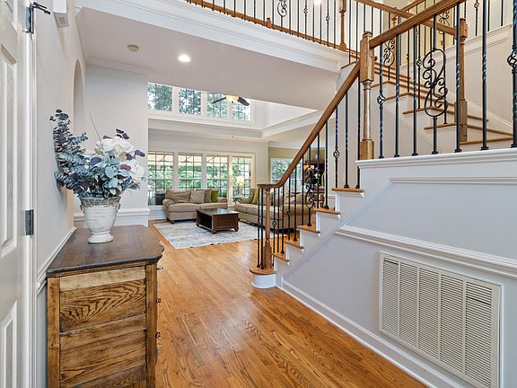 5th image of 103 Greygate Pl