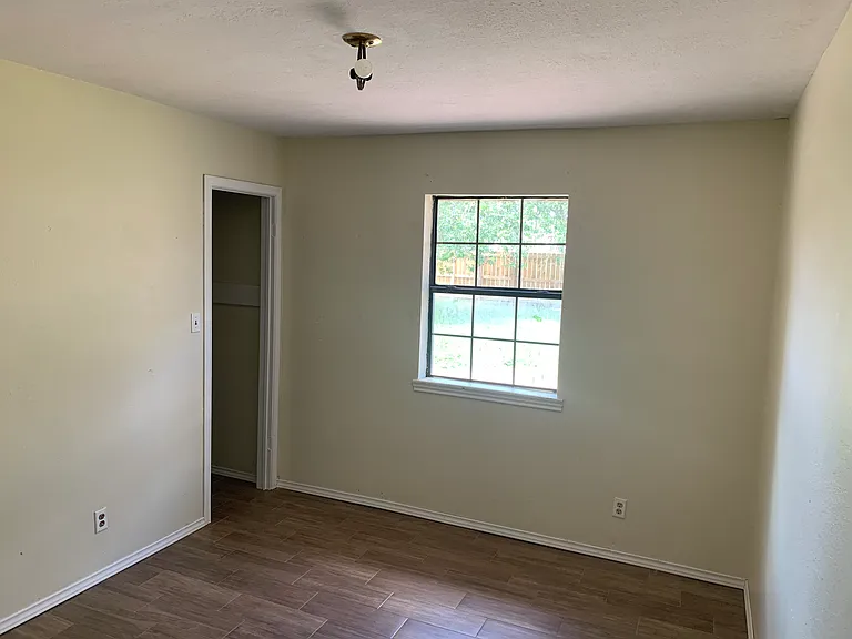 198 Applewood St — Photo 10