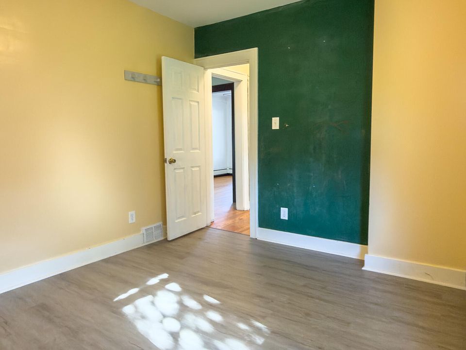 1336 Ferris Ave, photo 9