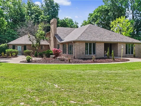 2840 Batestown Rd, Oakwood, IL 61858