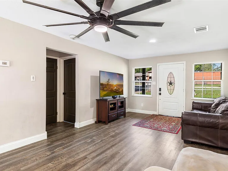 218 Waterfall Dr — Photo 14