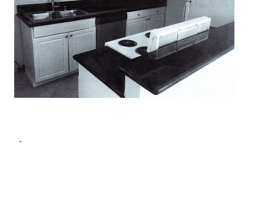 2nd image of 2944 Peppertree Ln #C