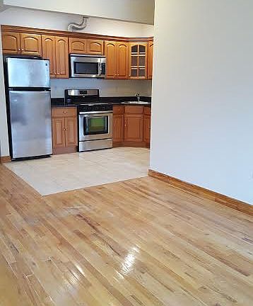 5th image of 36 Scholes St APT 2B