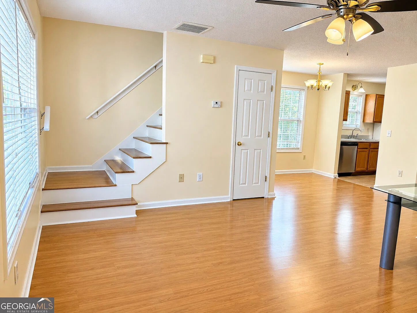 2 bed, 2.0 bath, 1176 sqft, $1,550 — Photo 2